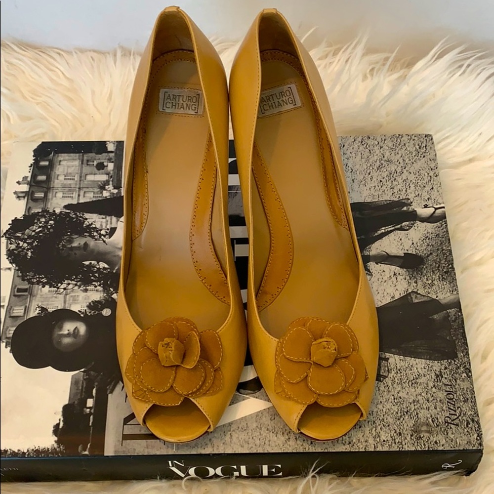 Arturo Chiang Peep Toe Pumps